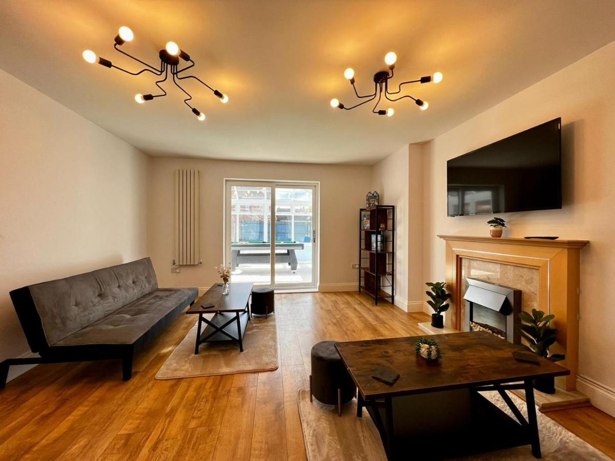 Deer Valley By Incredible Stay ปีเตอร์โบโรห์ ภายนอก รูปภาพ
